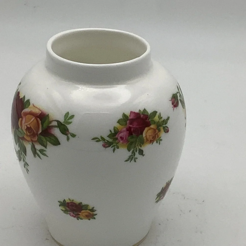 Vintage Royal Albert England Old Country Roses Miniature Vase